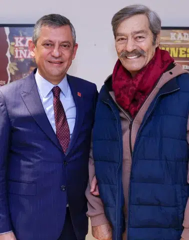 Özgür Özel, Kadir İnanır'ı Ziyaret Etti