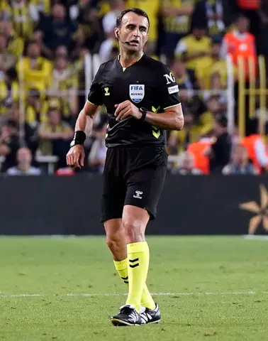 Antalyaspor-Fenerbahçe Maçının VAR Hakemi Kim Oldu?