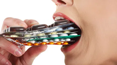 Antibiyotik çılgınlığı hız kesmiyor! 10 reçete'nin 3'ü antibiyotik