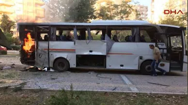 Mersinde polis servis aracı bombalandı