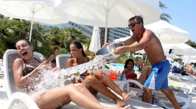 Türkiye’ye 9 ayda 25.2 milyon turist geldi