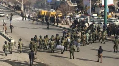 İran’da devrim muhafızları sokağa indi