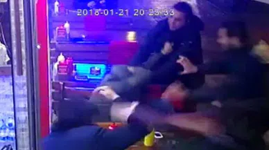 Terör örgütü yandaşları Kadıköy’de gençlere saldırdı