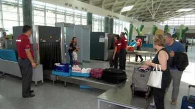 Kötü şaka uçağa 4 saat rötar yaptırdı