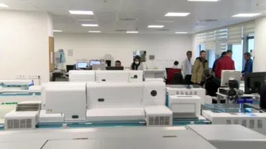 Hastane personeli asit dolu şişeyi düşürdü hastane boşaltıldı