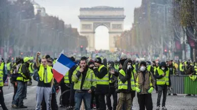 Sarı Yelekliler yeniden Paris meydanlarında