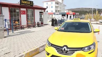 Kaçırıldığını sanan kadın taksiden atladı