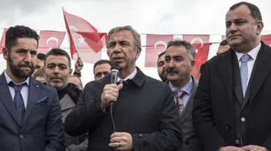 Mansur Yavaş balkon konuşmasını yaptı