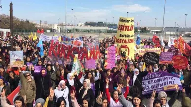 Kimi adalet kimi ekmeği için meydana çıktı