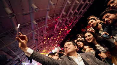 İmamoğlu Yenikapı'da Gençlerle Buluştu