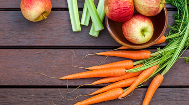 Baharın Renkleriyle Sağlıklı Yeniden Doğuş: Havuç ve Elma Detoksu