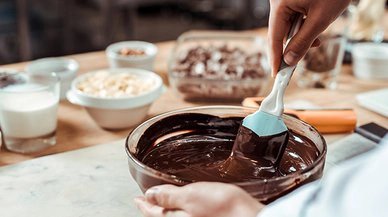 Ev Yapımı Çikolata, Tatlı Sanatın Sırları ve Pratik Tarifler