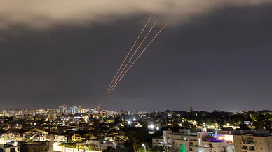 İsrail  İran'a Dronlarla Saldırdı, İHA'lar İmha Edildi
