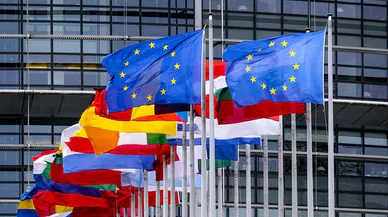 AB, Rusya'ya Yaptırımları 2025'e Kadar Uzattı