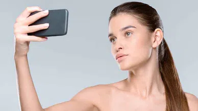 Selfie Kültürü ve Estetik Cerrahi