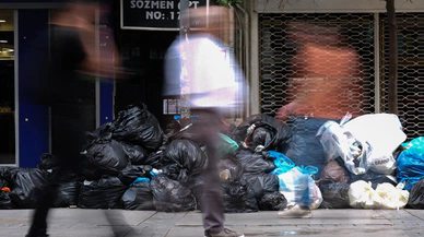 İzmir’de belediye grevi kent yaşamını aksatıyor