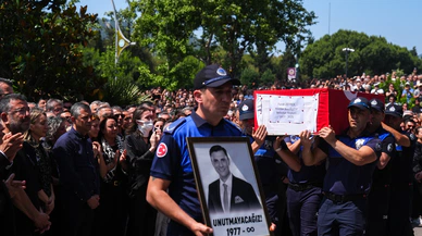 Manisa Ferdi Zeyrek’i gözyaşlarıyla uğurladı