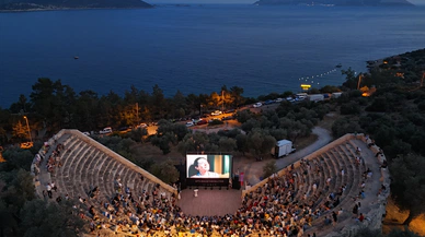 Kaş Film Festivali görkemli bir açılışla sinemaseverlerle buluştu