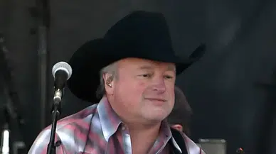 90'ların Efsane İsimlerinden Mark Chesnutt Konser Öncesi Hastaneye Kaldırıldı