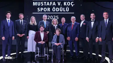 Sosyetenin Bir Araya Geldiği Ödül Töreni