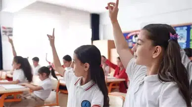 Nisan Ara Tatili Ne Zaman? 2026 Sömestr ve Yaz Tatili Takvimi Belli Oldu!