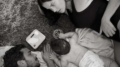 Pınar Deniz ve Kaan Yıldırım'dan Aile Pozu