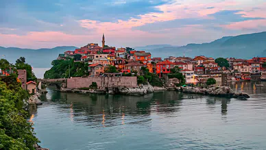 Tarihi zenginlikleri ve doğal güzellikleriyle Amasra