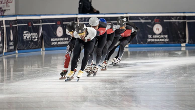 Türk ve Polonyalı patenciler olimpiyat için aynı pistte