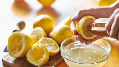 Limonlu su ile güne sağlıklı bir başlangıç