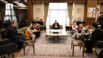 Kütahya Valisi Musa Işın, Halk Eğitim Merkezi Müzik Topluluğu Öğrencilerini Kabul Etti