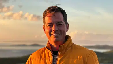 Alp kırşan'ın yeni evi doğayla iç içe huzur dolu bir yaşam sunuyor mu?