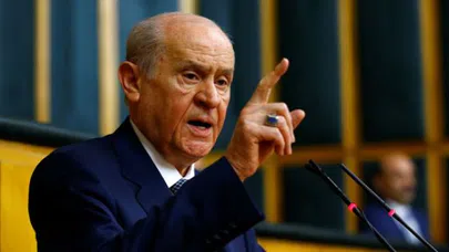 Bahçeli: O parmağı eliyle birlikte gövdesine kadar kırarız