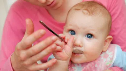 Bebeklerin su ihtiyacı ilk altı aylık dönemde nasıl karşılanır?