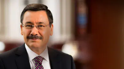 Melih Gökçek odasını topladı