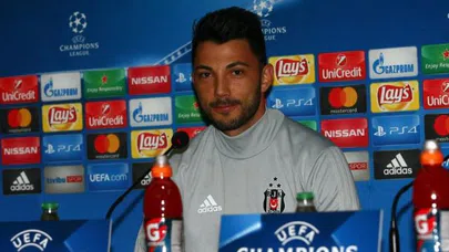 Harçlık biriktirip gelenler oluyor, onları sevindirmeye mecburuz!