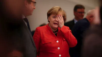 Hükümeti kuramayan Merkel’e bir şok daha