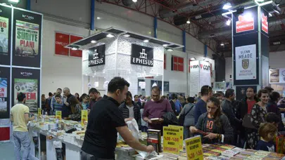 Mersin kitap fuarı okuyucu rekoru kırdı