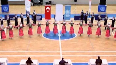 Macaristan'a iltica eden halk oyunu ekibinin FETÖ'cü olduğu iddia edildi