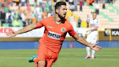 Fenerbahçe iki Emre için de devrede