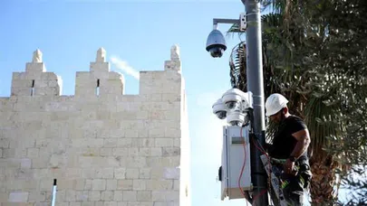 İsrail Filistinlileri 24 saat gözlüyor