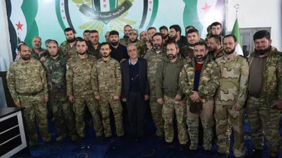 Suriyeli muhalifler Özgür Suriye Ordusuna katılma kararı aldı