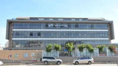 Antalya'da özel okula gelen haciz velileri isyan ettirdi