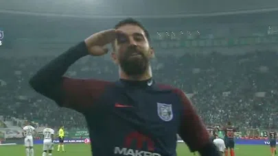 Arda Turan Süper Lig'e golle başladı