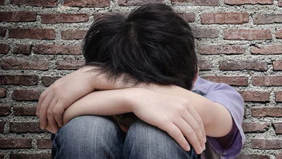 Çocuklarını soğuk hava ile cezalandıran anne babanın cezası arttırıldı