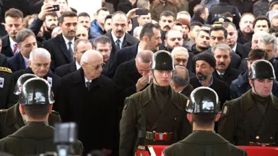 Devletin zirvesi şehit cenazesinde buluştu