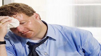 Aşırı terlemeden bir saatlik operasyonla kurtulabilirsiniz