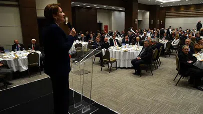 Akşener 300 siyasetçiyle yemekte buluştu