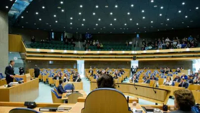 Soykırım yasa tasarısı Hollanda Parlamentosundan geçti