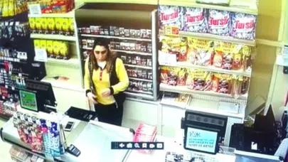 Maskeli Gaspçılar Kadın Kasiyeri Darp Etti