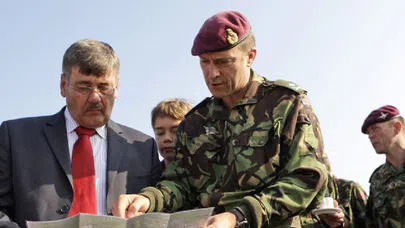 İngiliz komutan Esad neden kimyasal saldırı yapsın dedi, Skynews yayını kesti